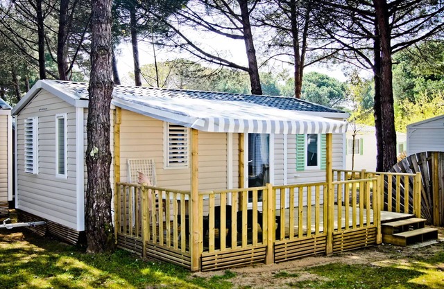Camping LES VARENNES * - Mobil-home AZUR 2 chambres 4 personnes