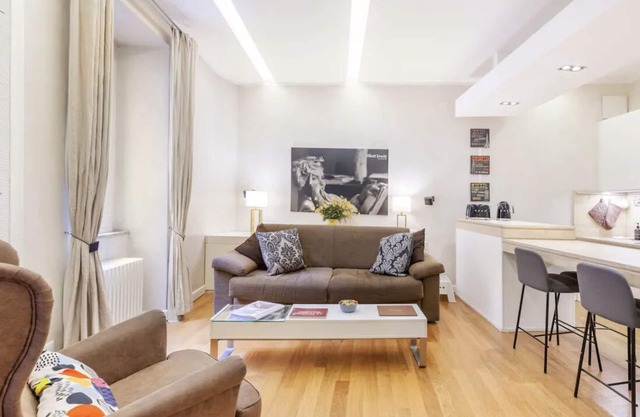 Campo dei Fiori luxury modern apartment with terrace