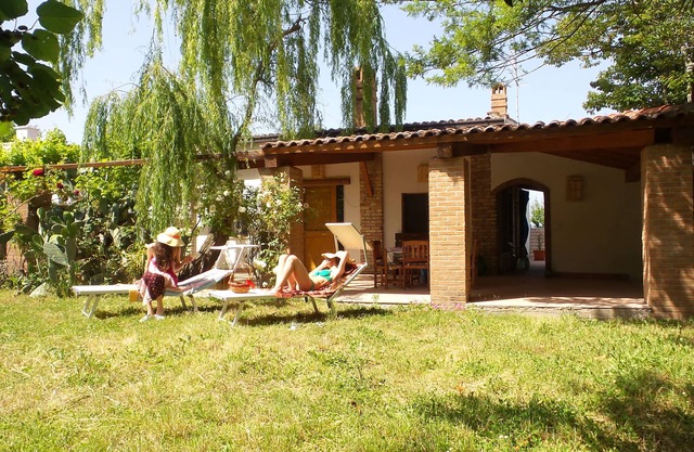 Campomarino (CB) Villa immersed in the green Molise countryside 6 km from the sea.