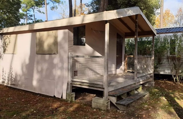 Campsite Le Champ Long* - 3-room lodge tent for 5 people without sanitary facilities