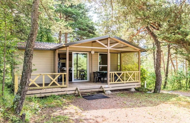 Campsite Le Champ Long * - Comfortable 3 bedroom cottage for 6 people