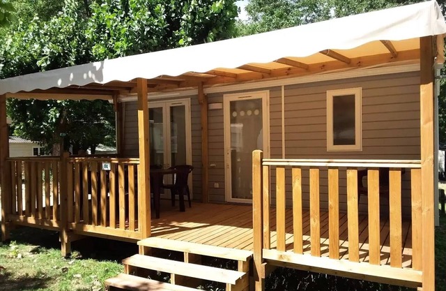 Campsite La Berge Fleurie * - Mobile home 2 bedrooms - 6 pers (1 double bed/2 single beds/convertible sofa) CLIMATEIZATION + TV 6 persons