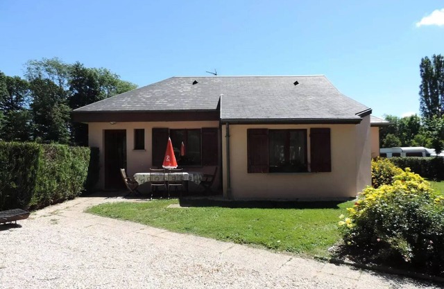 Campsite Le Bois Fleuri * - Gite 8 people