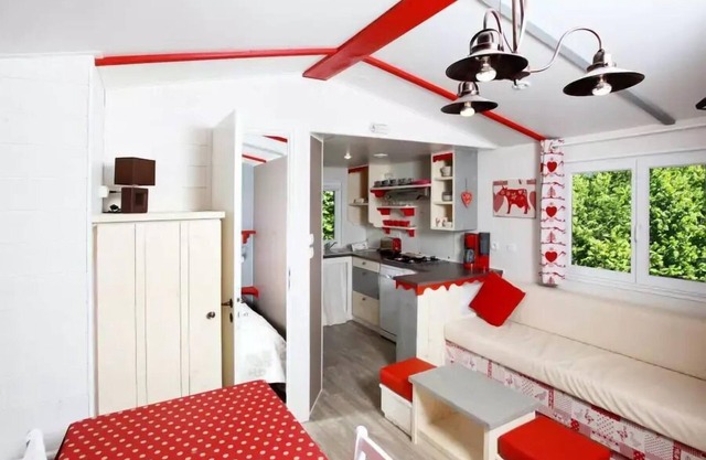 Campsite Le Moulin * - Cabane du Jura 3 Rooms 5 People Air-conditioned