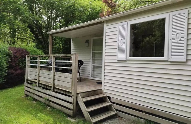 Campsite Le Rouge Gorge* * - MOBILE HOOME TI 32m2 with semi-covered terrace (3 bedrooms) ECO 6 people