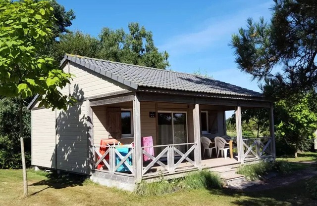 Campsite maeva Respire Domaine de Kervallon * - Chalet Comfort Premium 3 Rooms 5 People + TV