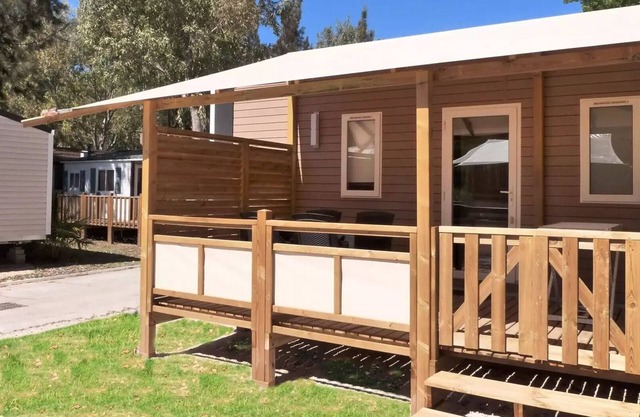 Campsite Tikayan Les Palmiers* - Mobile home Idaho Standard 3 rooms 4 people Air-conditioned