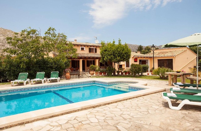 Can Ros, Villa With Private Pool Just 800 Meter From Pollensa.