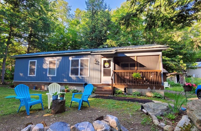 Canada Lake Cottage nestled in the Foothills of Southern Adirondack Mountains