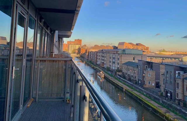Canal Room