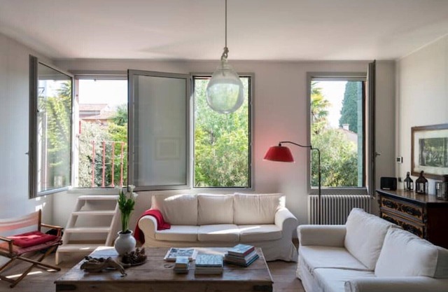 Canal Views and a Secret Garden in Giudecca