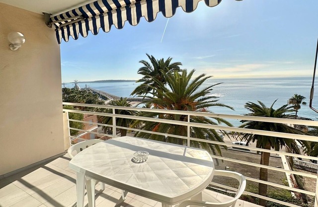 Cannes - On the beaches of the South