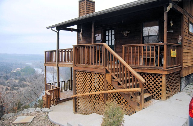 Canucanoe Riverview 3 Bedroom Riverview Family Cabins