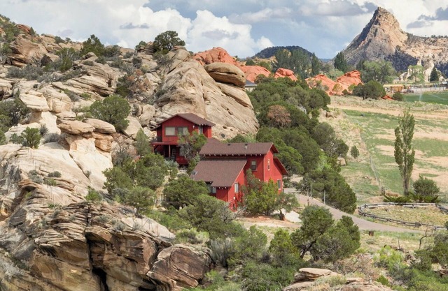Canyon Wren Cottage, a True Couples Retreat
