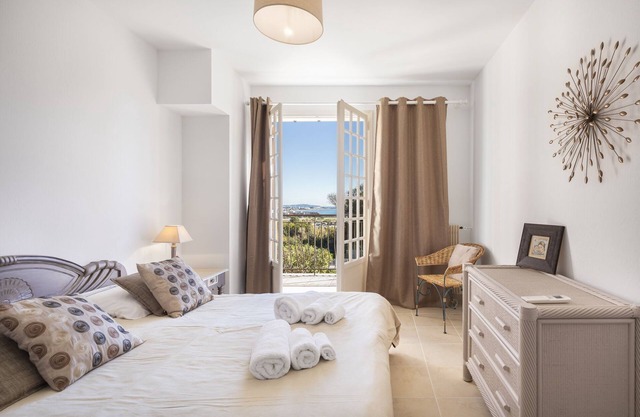 Capleouna- Saint-Andrieu.secure estate with janitor, swimming pool and tennis court.