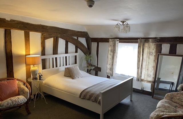 Captivating 1-Bed Apartment in Newmarket