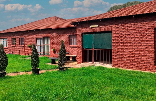 Captivating 1-Bed Studio in Springs - Home Way
