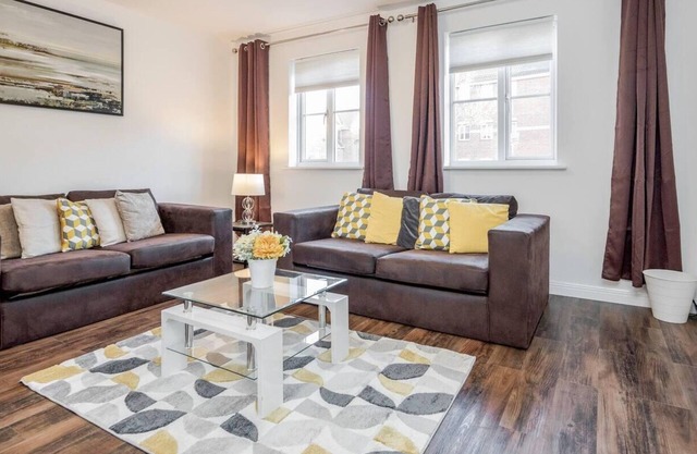 Captivating 2-Bed Apartment in Grays