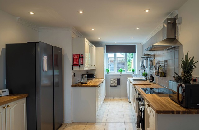 Captivating 3-bed House in London