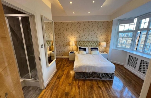 Captivating 4-Bed Apartment in London