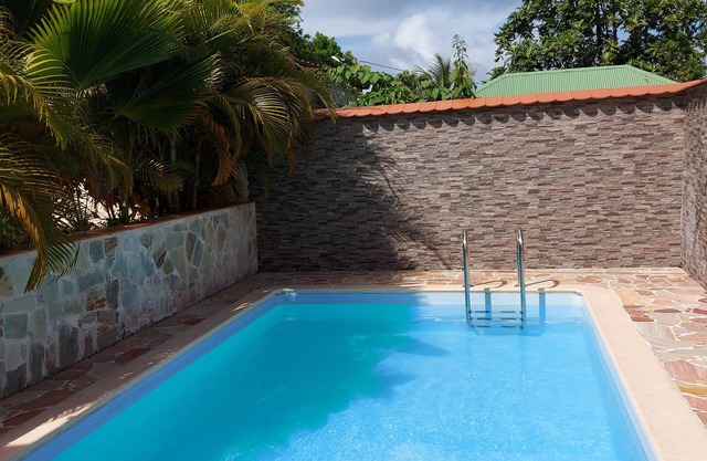 CARAMBOLE Country property