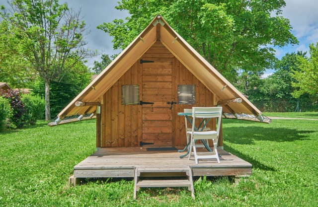 Caravan "Tente 2 Places" with Shared Pool & Shared Terrace