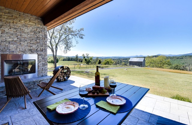 Cardinal Cottage Beautiful Shenandoah Valley getaway w/stunning mountain views