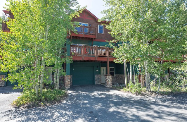 Carefree Long Stay Townhome: 30+ Day Rental w/Hot Tub