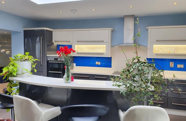 Carefully Curated Georgian Villa on a quiet street, in the heart of the city!