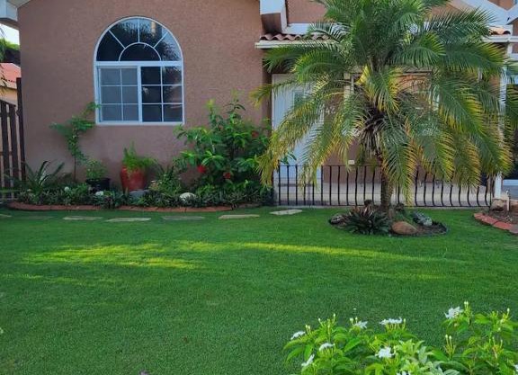Caribbean Estates, 10 mins from the Beach, Beautiful Gated Community