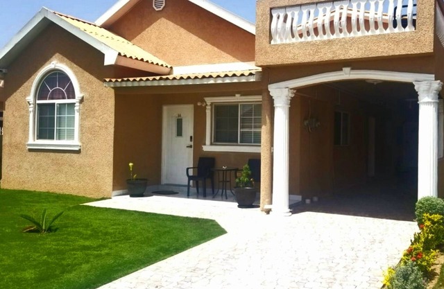 Caribbean estates delex Two Bedroom villa 4bathroom 10 mins to the beach.nn