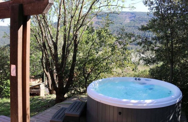 CARIGNAN: Gîte 5 sleeping 75 m2 landscaped garden 4000m2 in Regional Park