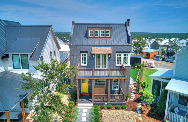 Carlton Landing-Pella House