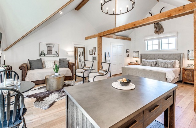 Carlton Landing-Stones Throw