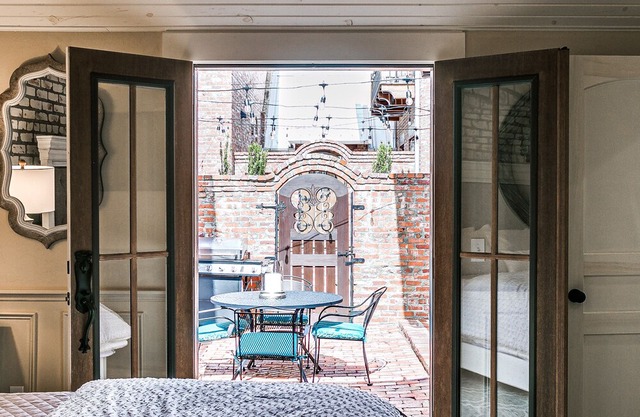 Carlton Landing GREAT LOCATION - St. Charles Place