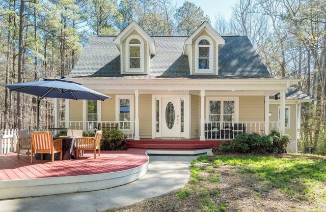 Carolina Cottage - Spacious UNC Family Home