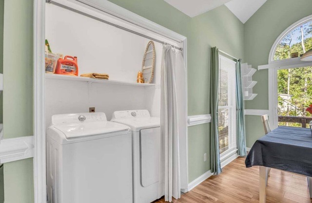 Carolina Cottage - Sleeps 11 - 20 mins to Raleigh - Game/Movie Room w/Projector!