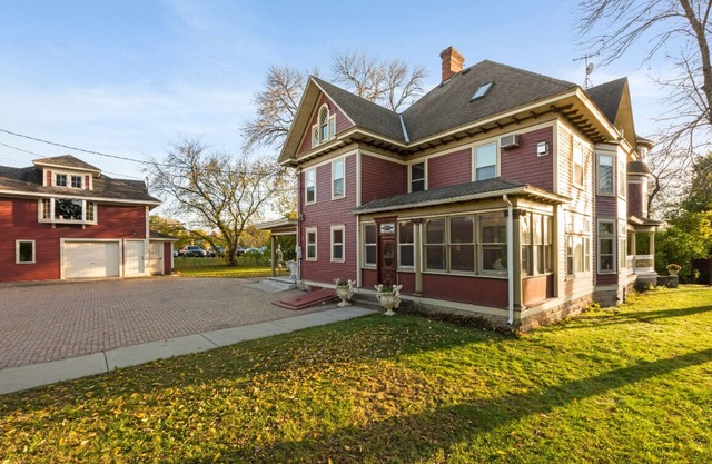 Carriage House Aprt.