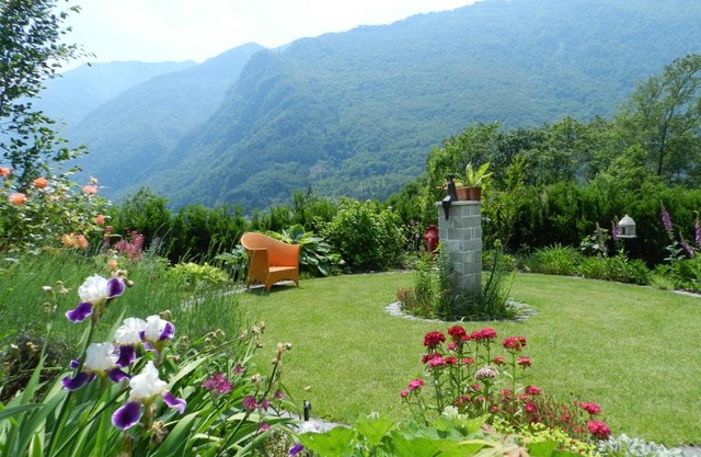 CASA ALLA CASCATA House by the Waterfall and Garden of Senses