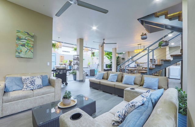 Casa Aloma Downtown La Fortuna, 4 bedrooms, 4 bathrooms, pool, sleeps 10.