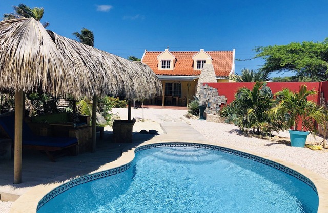 Casa Alto Vista with private tropical garden and pool