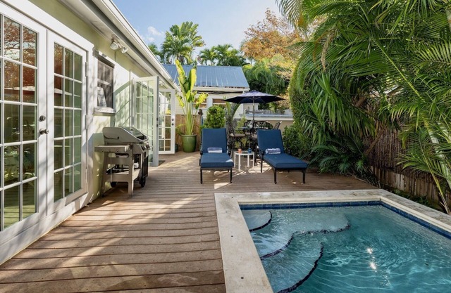 *CASA AMARILLA @ DUVAL* Old Town Cottage & Private Pool + LAST KEY SERVICES