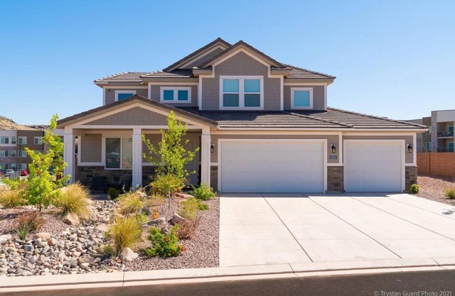 Casa at Ladera Resort, Private Home! Pet Friendly! Hot Tub! Extra Parking in oversized garage!
