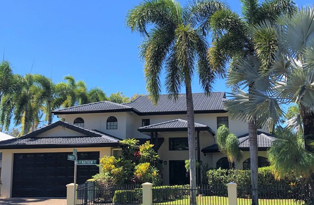 Casa Bella Vista - Luxury Beachfront Home near Great Barrier Reef