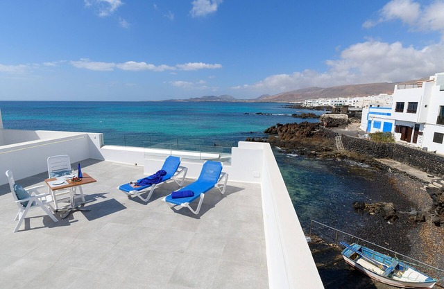 Casa Berriel with sea views