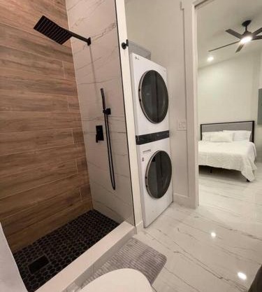 Casa Blanca Studio with Washer Dryer