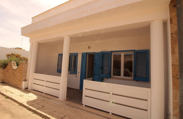 Casa Bluet, Modern house 50 meters from the sea