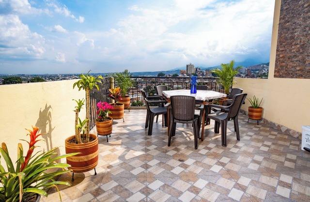 Casa Colonial San Antonio, ideal for family and friends (Private parking)