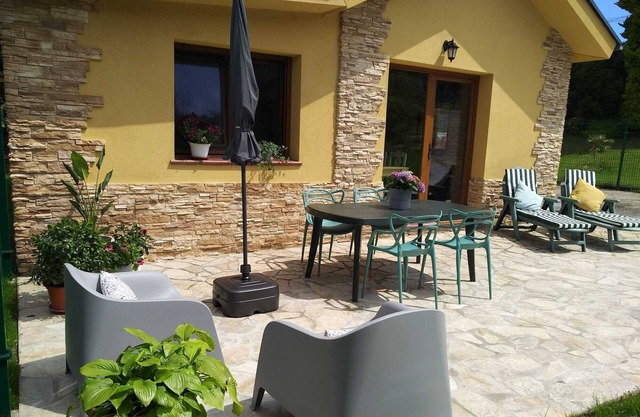 Casa con Jardín Individual y a 400 Metros de las Playas y Paseo Marítimo