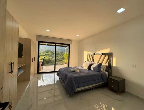 Casa con Terraza y Vista Espectacular a la Naturaleza